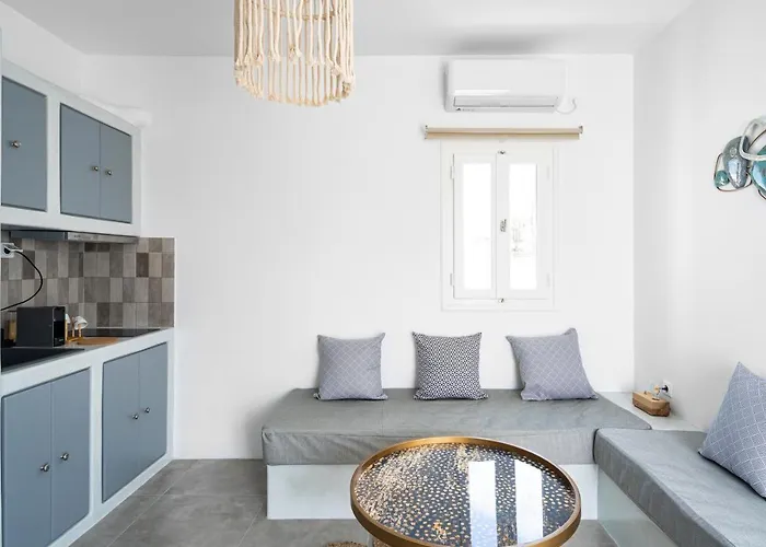 Hebe Parian Living - By Iris Naousa (Paros)