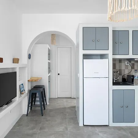 Appartamento Hebe Parian Living - By Iris Naoussa