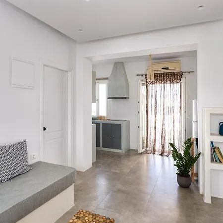 Hebe Parian Living - By Iris * Naoussa